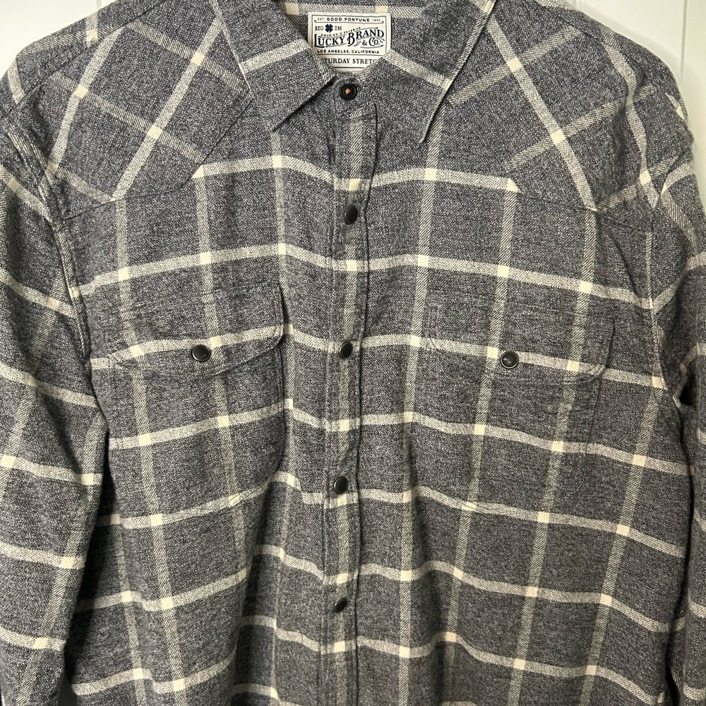 Lucky Brand Charcoal and White Plaid Flannel Shirt Men’s Size Medium